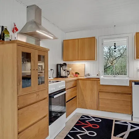 Awesome In With 3 Bedrooms And Wifi *